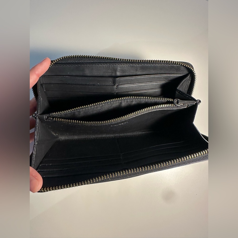 Coach Vintage Black Leather Zip Wallet - Picture 10 of 15